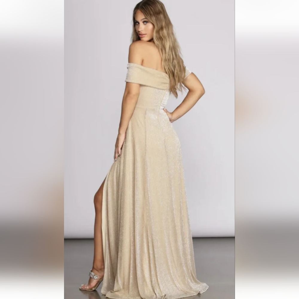 NEW Windsor Kaliyah High Slit Lurex Gown Dress Gold Shimmer Off Shoulder Size M